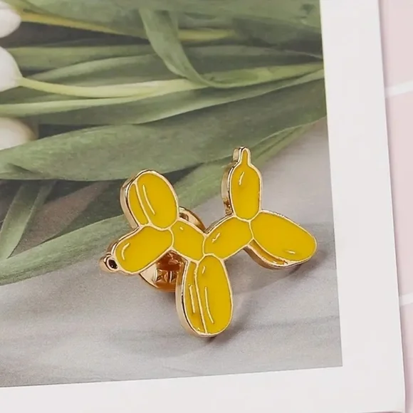 **Cute cartoon sausage dog enamel pin** - Picture 3 of 5